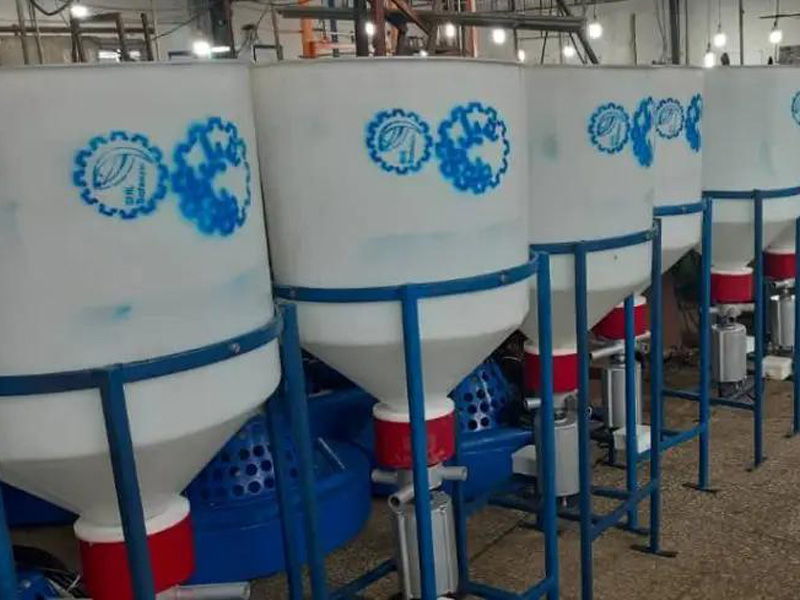 دستگاه غذاپاش استخر پرورش ماهی